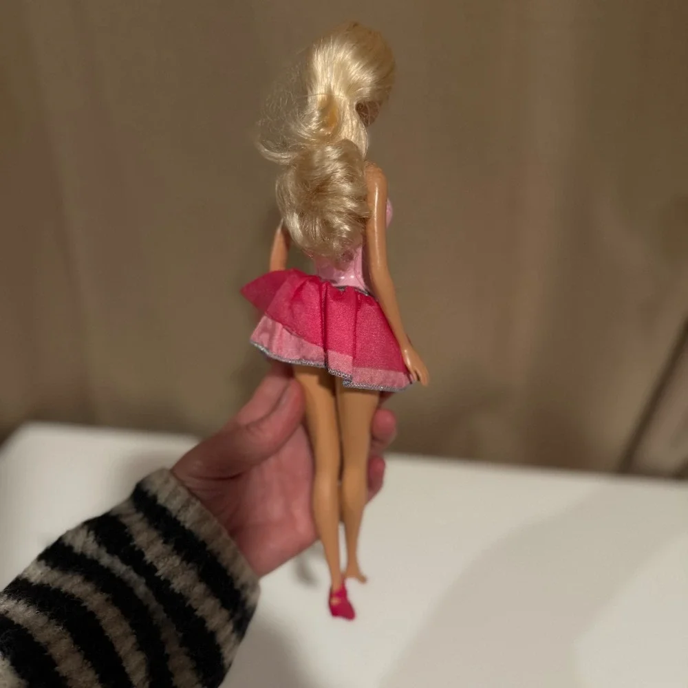 Barbie classic blonde